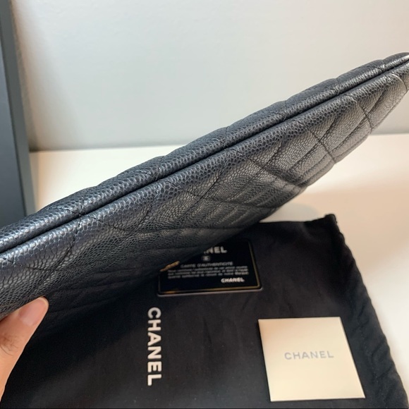 Chanel o case pouch medium caviar black gold hardware - Picture 8 of 14